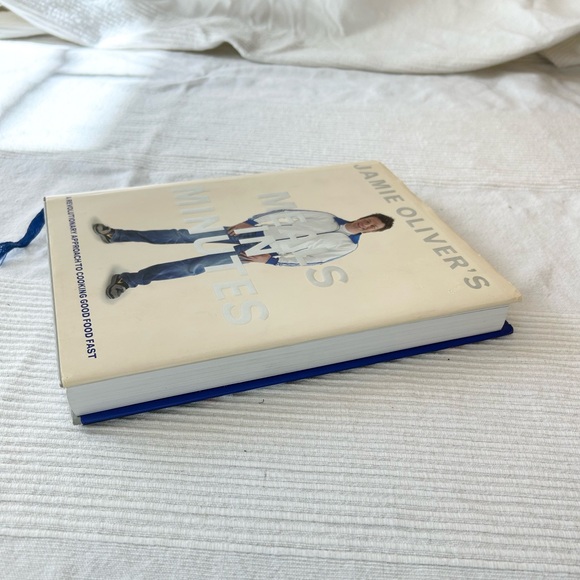 Jamie Oliver's Meals in Minutes cookbook - Picture 5 of 13